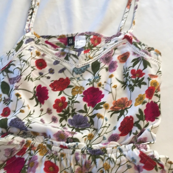 Spring romper - Picture 2 of 2